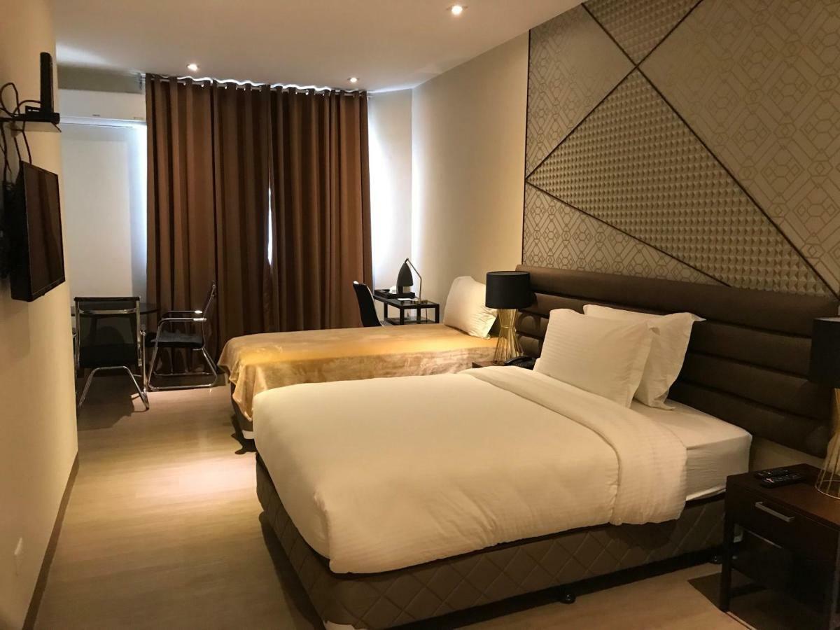 Maxx Hotel Ortigas Pasig City ภายนอก รูปภาพ